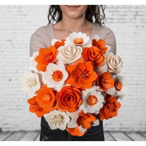 Dřevěná vonící kytice oranžová – 21 květin